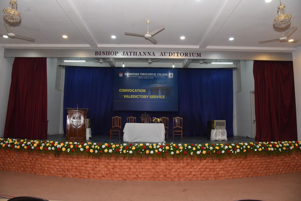 /news/valedictory_22/NKS_4312.jpg